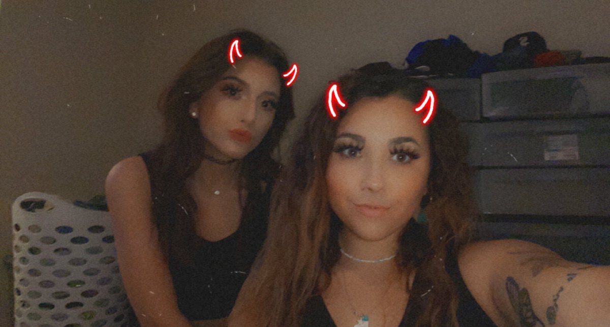 chloebrignac's tweet photo. Living the best life with my best girly👯‍♀️ Life is good, in case you were wondering https://t.co/rmTLssNvkL