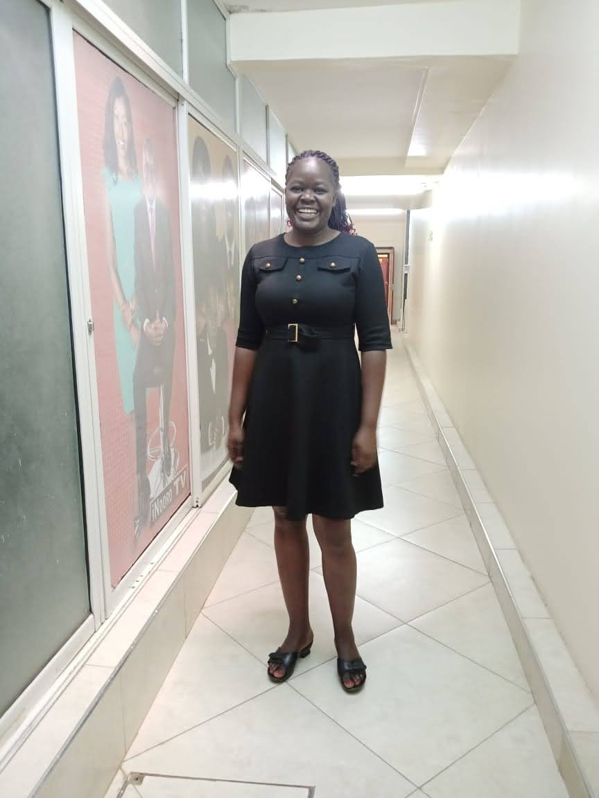 SulweFM's tweet photo. #EFUMA YA WELE....Omwana wa wele papa khakaba walonga likulu nende sibala afume...afume lukali. Yinyukha anje bwasiele  khufumie lundi khusime omwami khunibio kakhukholela,nibio alikhukhukholela nende nibio akhakhole. Ndange oli PC aka Quaker Lady Shiombo Esther Mutonyi Luchivya. https://t.co/ABvIovYYu8