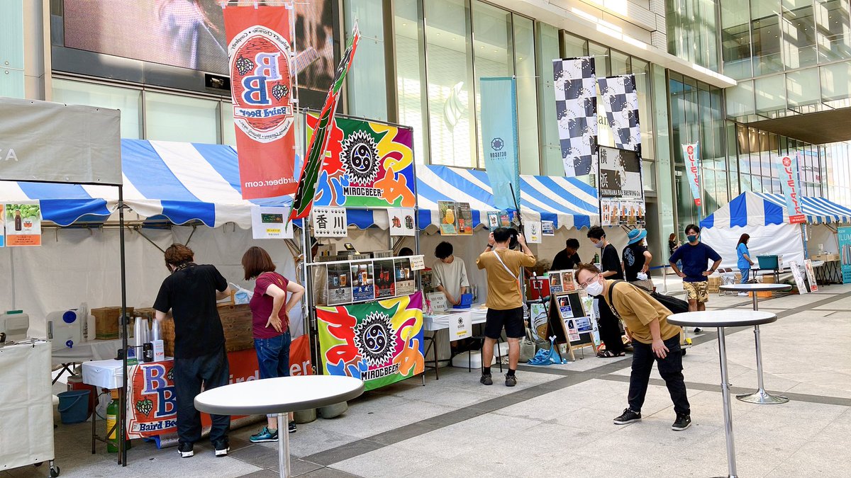 hamamatsu_cbf's tweet photo. 11時よりスタートしました🍺
https://t.co/ExqbHiomA0

皆さま大変お待たせいたしました！
今回はチケット制ではないため、各店でお支払いをお願いいたします。
本日はクラフトビール&amp;フードを楽しんでください(^-^)
18時までの開催です🎉

#浜松クラフトビールフェス2022 https://t.co/orTOyrIdKZ