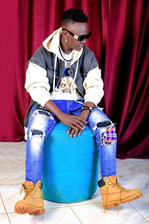 sundeeofficial's tweet photo. Aciro Romo video soon on yo screen
✌️
Pls subscribe to my YouTube channel
👇👇👇👇👇
https://t.co/2JI0iwYbL4
HLE MUSIC 💥
TITI TRY MANAGEMENT https://t.co/6Yre1yNATv