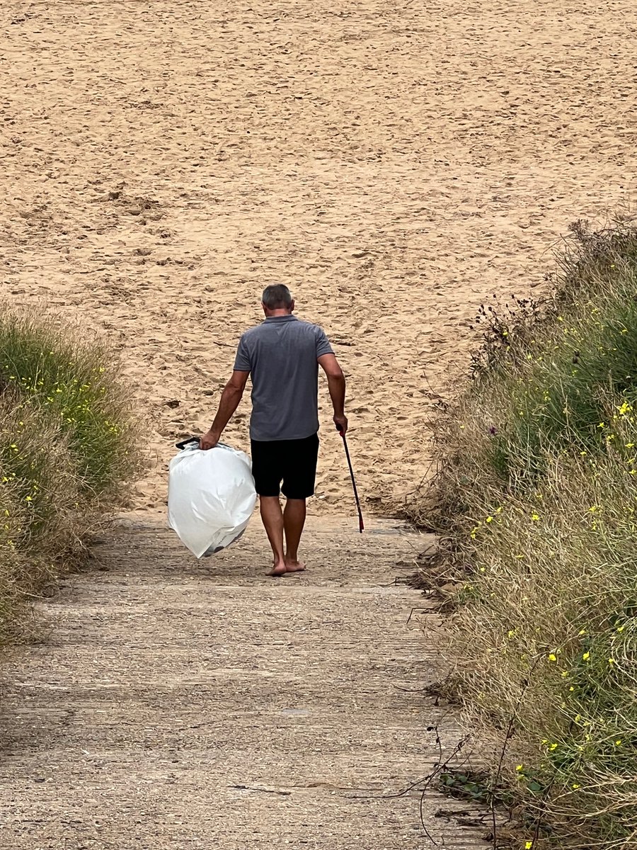 botany_of's tweet photo. 20+ volunteers cleaned #BotanyBay #KingsgateBay and Foreness yesterday. Leaving beaches pristine for residents to enjoy this Winter.  #Kent #Thanet @IsleThanetNews https://t.co/2AEF1dEPRw