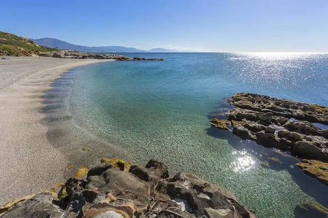 HOTELESnet's tweet photo. Hay un pueblo en la #CostadeSol donde encontraremos tanto #playas como #viñedos, y donde lo moderno y lo tradicional se combinan de forma muy armoniosa. Su nombre, #Manilva.  
Más información: https://t.co/d1438pztlM 
#malaga #andalucia 
@Manilvaprensa @TurismoDipMlg https://t.co/r5TDp4xJx2