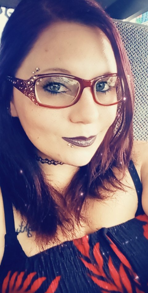 Sweet_N_Innocent’s pics and videos