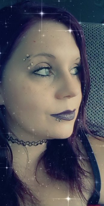 Sweet_N_Innocent’s pics and videos