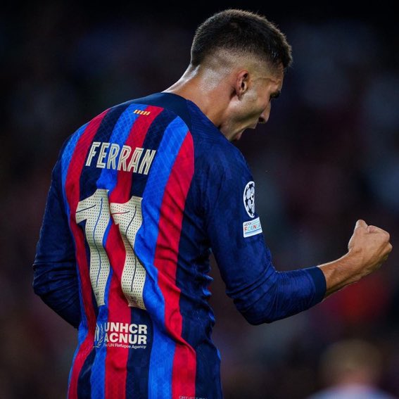 FRBarca_'s tweet photo. Josep Capdevila : 

"Je suis désolé, mais je ne comprends toujours pas comment le Barça a payé 55 M€ + 10M€ pour Ferran Torres. Pour moi, il devrait être la sixième option pour Xavi en attaque, même derrière Memphis." https://t.co/YbhJAUqrqS