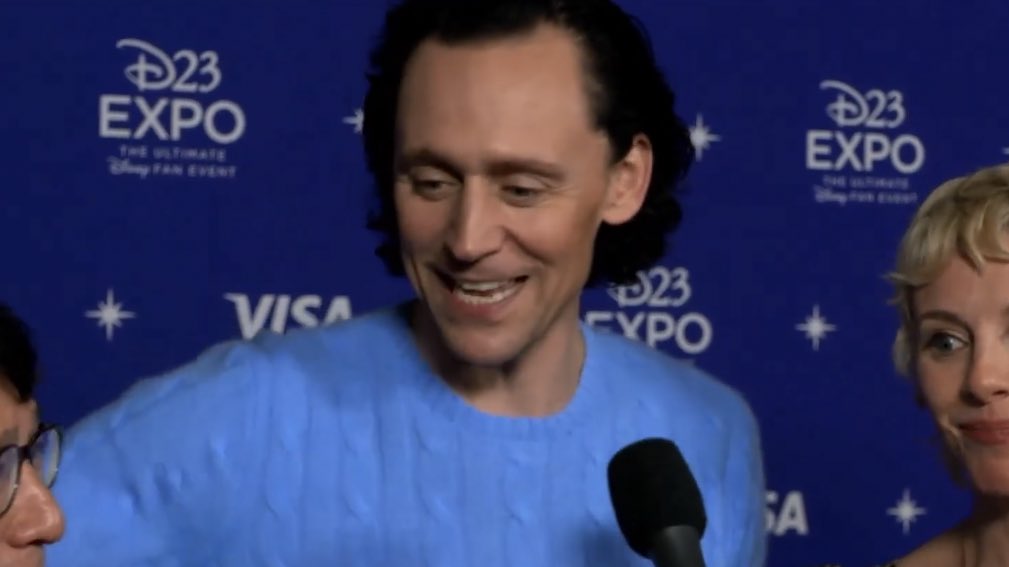 tom hiddleston’s gorgeous smile for free serotonin on the timeline <3