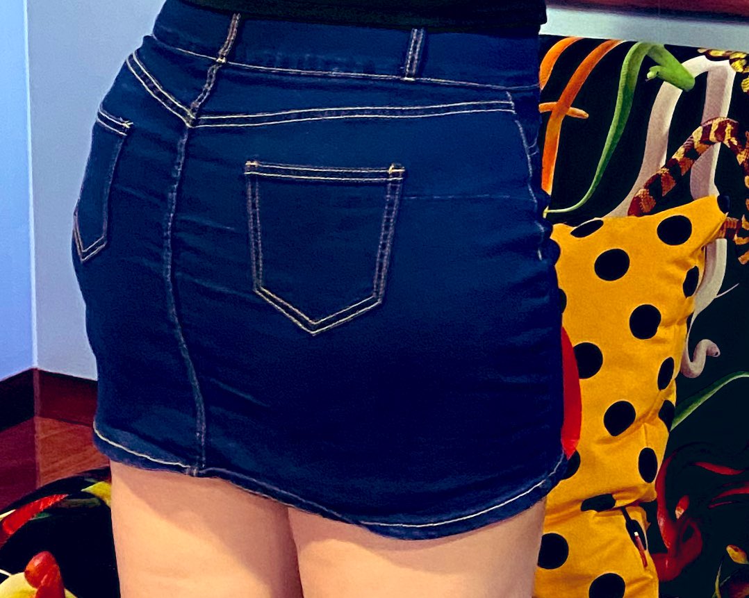 Lovehaha520's tweet photo. 會有人喜歡大屁屁嗎！
#臀控 #肉肉女 https://t.co/rX7CZ2Q9wd