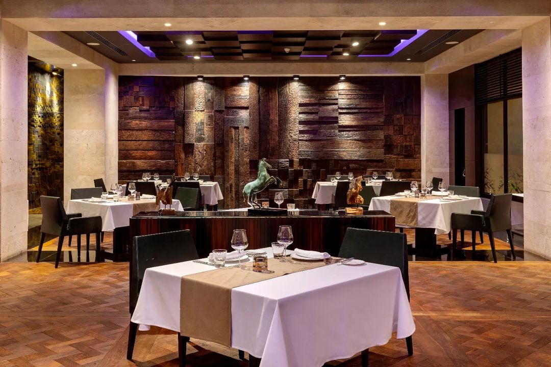 MarhabaQatar's tweet photo. Food &amp; Ambience! #HuntersDoha provides a great dining experience in a unique style of serving.

Call @WestinDoha at 3359 8514 for reservations &amp; enquiries

#SteakhouseDoha #WestinDoha https://t.co/PCQnYFHYHG