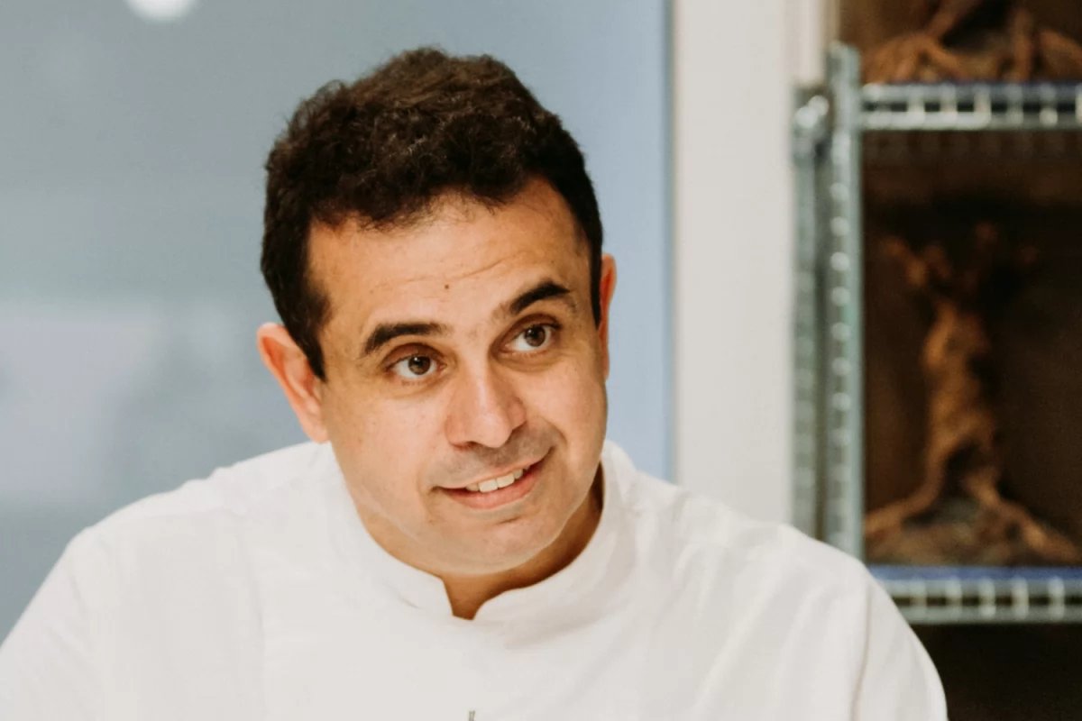 🤍💙💛 Juan Carlos Padrón y su hermano Jonathan son los artífices de El Rincón de Juan Carlos y Poemas en Gran Canaria. Ambos suman dos estrellas Michelin y cuatro soles Repsol. En esta entrevista nos invita a conocerlo mejor 👉 bit.ly/3DhsGyO 

<a href="/elrincondejc/">El Rincón de Juan Carlos</a> #Entrevista