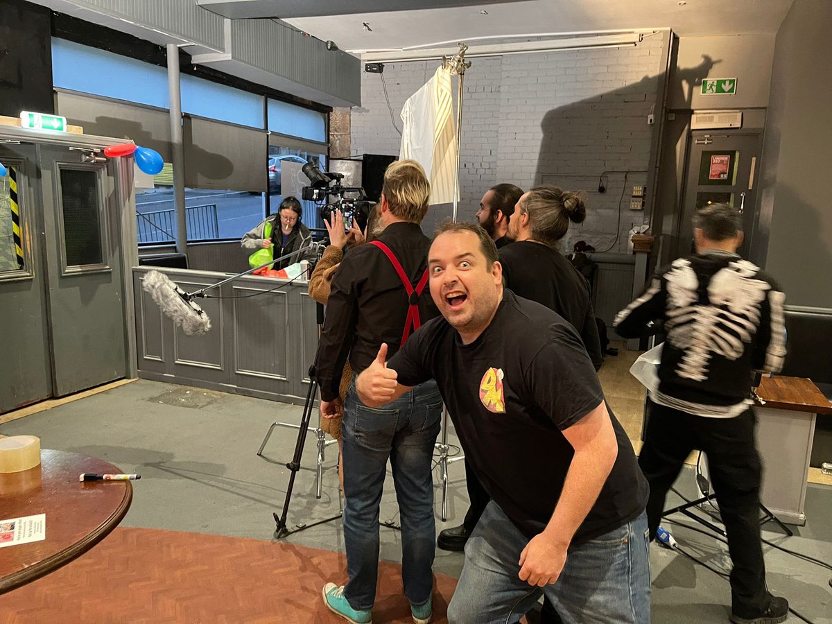 nofiltersitcom's tweet photo. Big Happy Birthday to the man behind the magic of No Filter, our Kevvo McDee @rotundafilms we hope you have a smashing day! Lotsa love ❤️ https://t.co/k6lsP99Qyp