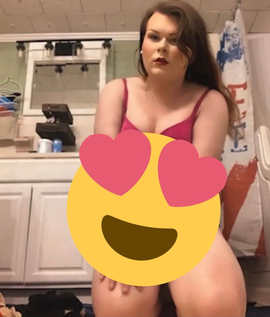 MistressGraceD's tweet photo. ONLYFANS going up soon! 😈 link in bio 😋 Go subscribe for Mommy 😘#FOOTFETİSH #dom #sub #mistress #cashslave #cashpig #transdom #fendom #goddess #feet #humanATM #sellingcontent #onlyfans https://t.co/b99xXJIbID