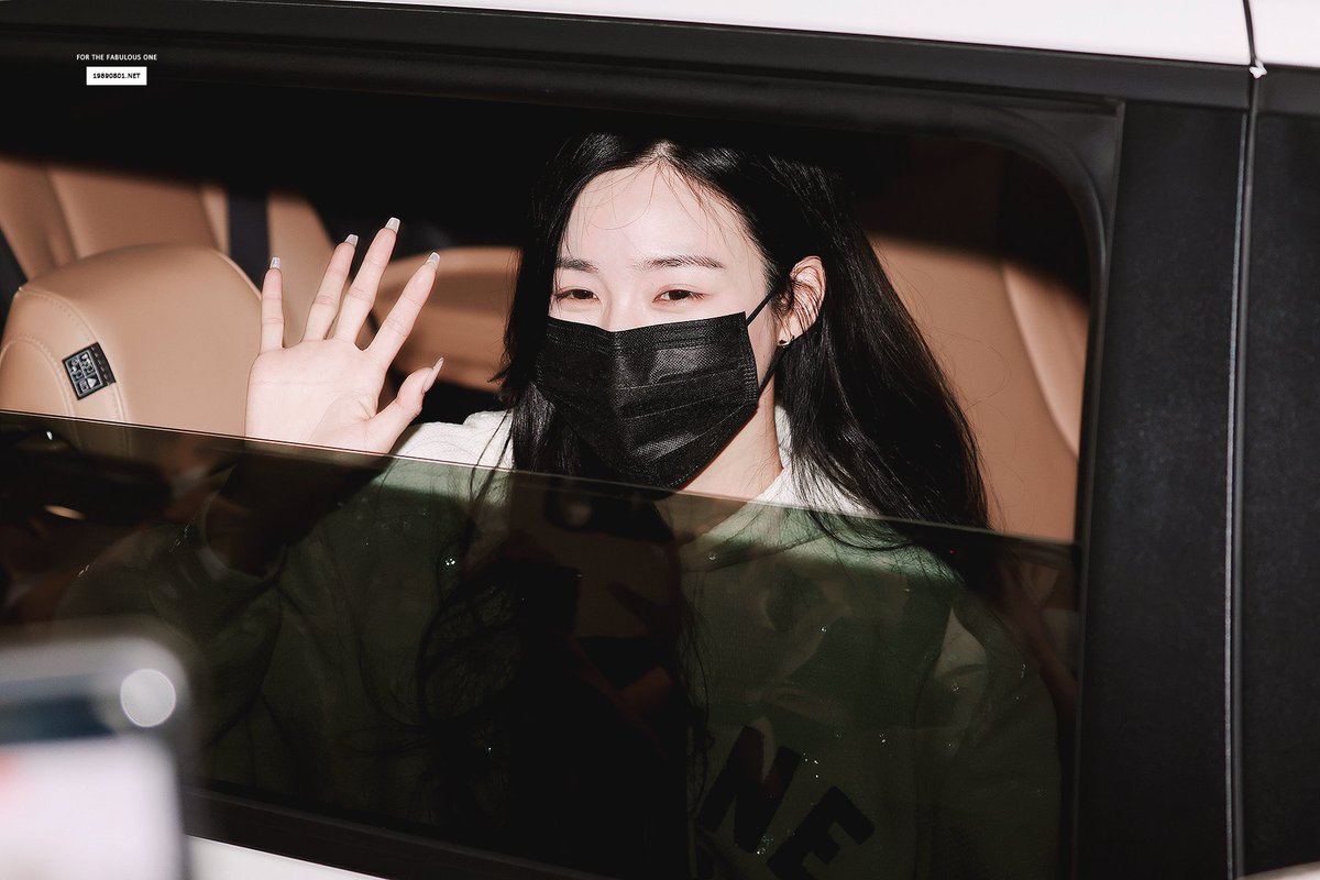 🚙💨 𝙡𝙤𝙫𝙚 𝙞𝙣 𝙙𝙖 𝙘𝙖𝙧 …🖤
#TIFFANYYOUNG #티파니영 #TIFFANY #티파니