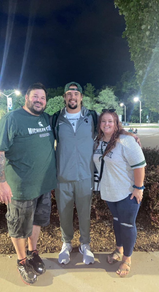 Alexandra Reschke-Parisi tweet media