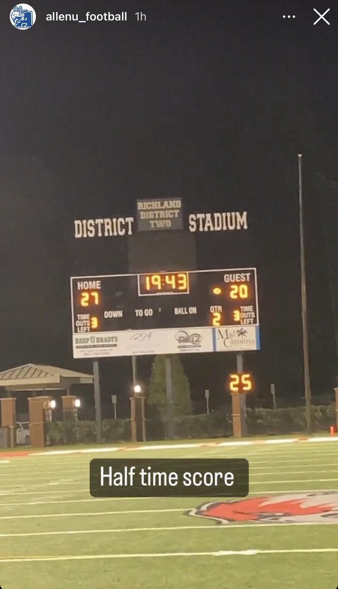 CoachMikeHayde's tweet photo. Dominant 2nd Quarter for the Yellowjackets Tonite @auyellowjackets @teddyk95 #KeepChoppingWood https://t.co/OVaBqJAUb4