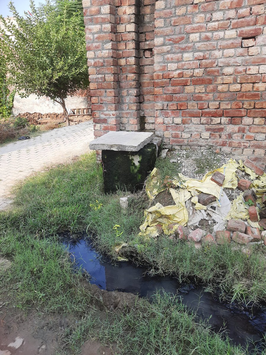 Vijendermuwal's tweet photo. @cmohry 
@BJP4Haryana 
Respected CM sir, This is the front view of my own house.I have complained to the MC of ward no 17,kaithal about this issue several times but no any actions have been taken to solve this problem. Please help sir
Address:-Balraj nagar devigarh road ward no17 https://t.co/tFxeFA3cft