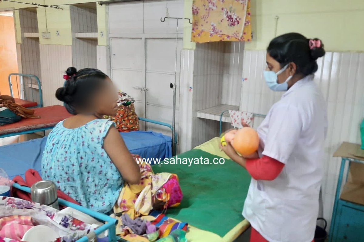 SahayataFounda2's tweet photo. #NationalNutritionMonth2022
#ExclusiveBreastFeeding counseling at #PostNatalCare by our member #nutritionist #Debarati at WestBengal.
Aim is to #educate mother effective breastfeeding skills for #Quality #Quality milk during lactation to #prevent and #manage #malnutrition https://t.co/RGsZ4Nj3A9