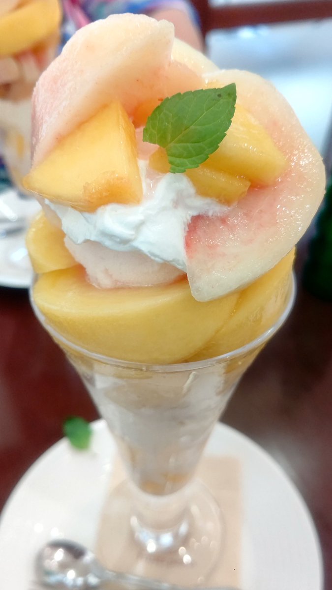 seroganrice's tweet photo. #桃パフェ
#フルーツピークス https://t.co/16rRxXf7nZ