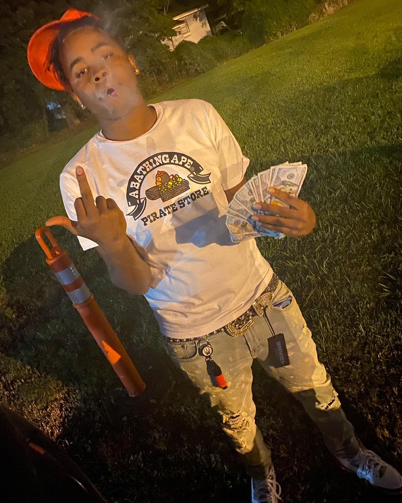 MulaObm's tweet photo. I’m On Location & It’s Switches In Dese AR Pistols Toe Tag Team Tag Him In & Put Him Onna Shitter #BigObm🖤🏴☠️ #RestPaw #RestFlip #RestBStupid #RestMutt 💔 https://t.co/l20lBI0B65