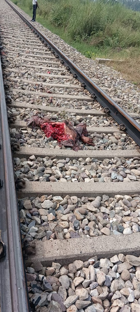 #यूपी_के_मरते_शिक्षामित्र
क्या यही रामराज्य है जिसमें यूपी के 5000+शिक्षामित्रों की बलि चढ़ गई?
<a href="/narendramodi/">Narendra Modi</a> <a href="/PMOIndia/">PMO India</a> <a href="/AmitShah/">Amit Shah</a> <a href="/dpradhanbjp/">Dharmendra Pradhan</a> <a href="/myogiadityanath/">Yogi Adityanath</a> <a href="/myogioffice/">Yogi Adityanath Office</a> <a href="/CMOfficeUP/">CM Office, GoUP</a> <a href="/thisissanjubjp/">Sandeep Singh</a> <a href="/RSSorg/">RSS</a>