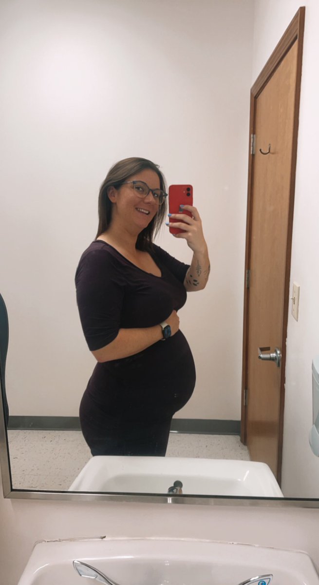 breeschatzyy's tweet photo. Finally enjoying being pregnant 
Love that i can feel my boys now. https://t.co/rora5ryVma