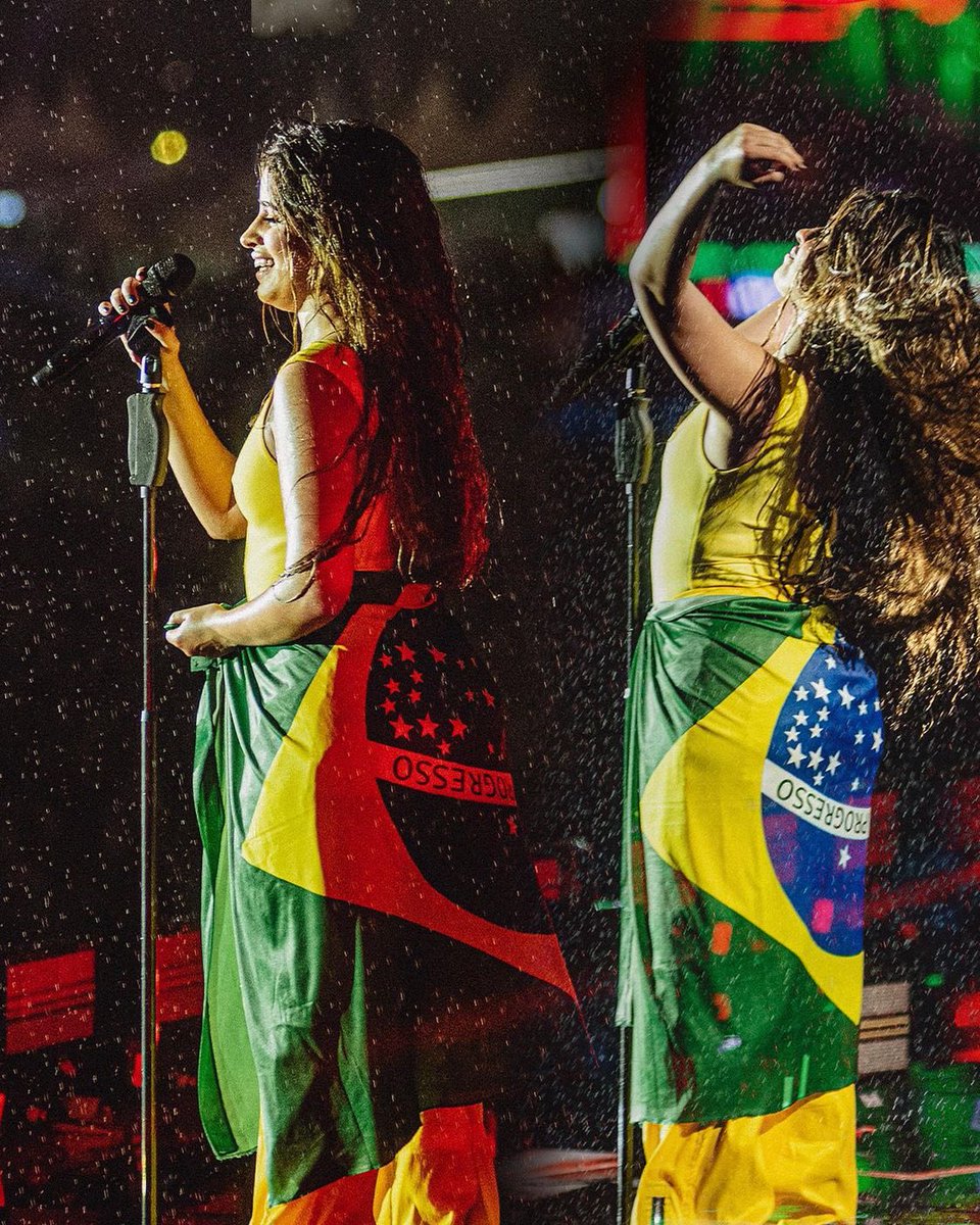CamilaCabelloBR's tweet photo. Nossa meia brasileira 🫶🏻🇧🇷 #RockInRio https://t.co/PrEDGMJ2W3