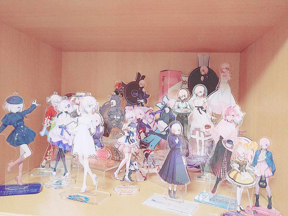 ぐだ子 ,マシュ・キリエライト(Fate) 「ましゅ屋さんがましゅ屋さんになっていく過程(はやく今年の周年グッズもほしい…)(」|はるかっぱのイラスト