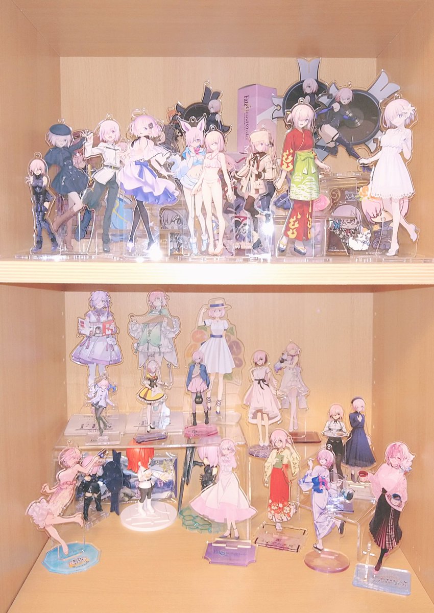 ぐだ子 ,マシュ・キリエライト(Fate) 「ましゅ屋さんがましゅ屋さんになっていく過程(はやく今年の周年グッズもほしい…)(」|はるかっぱのイラスト