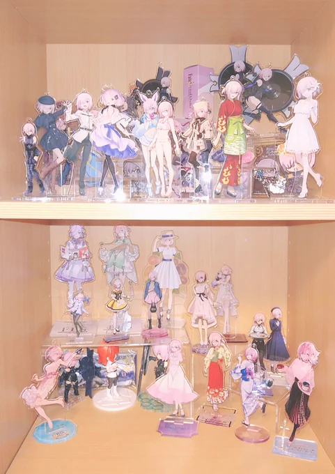 ましゅ屋さんがましゅ屋さんになっていく過程(はやく今年の周年グッズもほしい…)(あと花嫁ましゅのグッズも出して) 