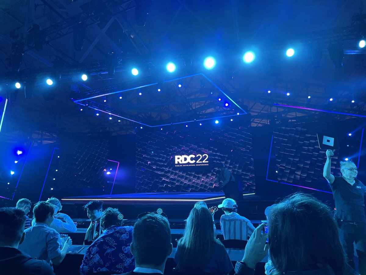 Kairoh3D's tweet photo. album 2: the venue! 

this was AMAZINGLY executed by @Roblox and the @FNTECH team. 👏🏻👏🏻👏🏻👏🏻 https://t.co/KkrEnMz1ij