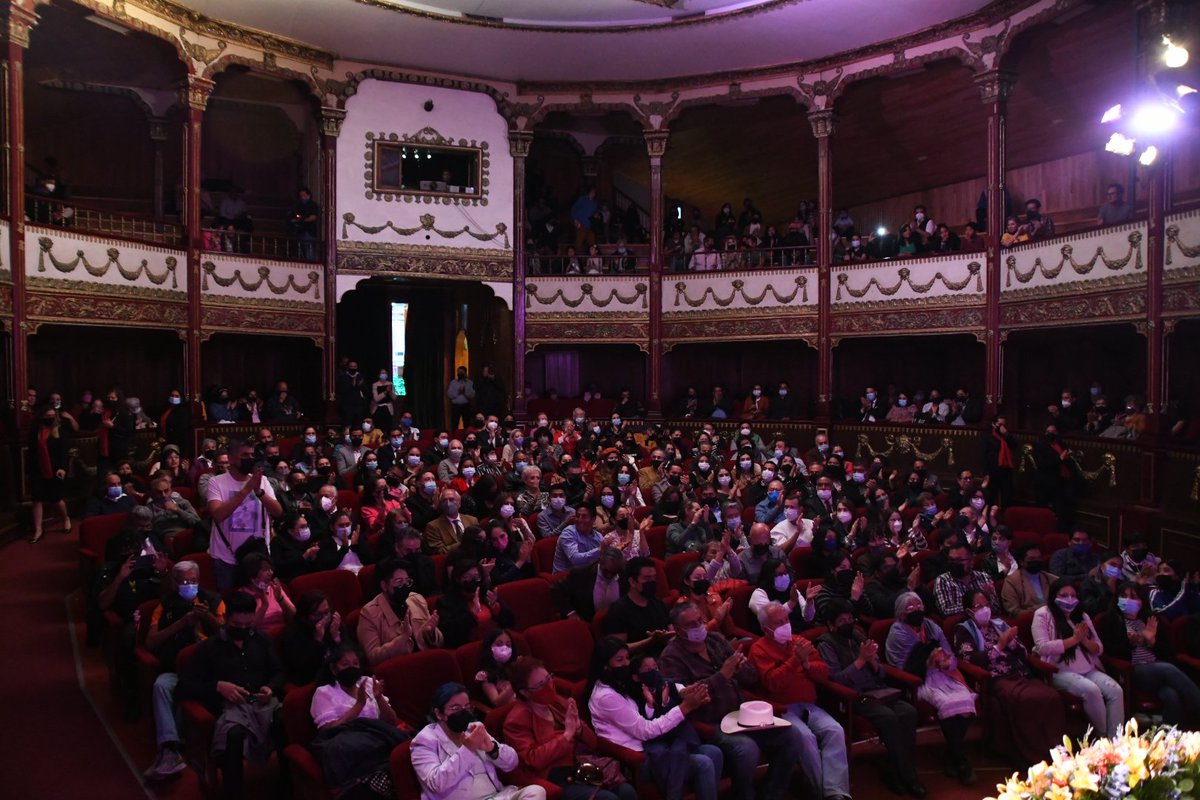 OSEMoficial's tweet photo. Muchas gracias a nuestro querido público de El Oro por su atención y calidez, gracias por hacernos parte de la reinauguración de el Teatro Juárez.

#SomoslaOSEM #Programa1 https://t.co/XS9PZZwMP9