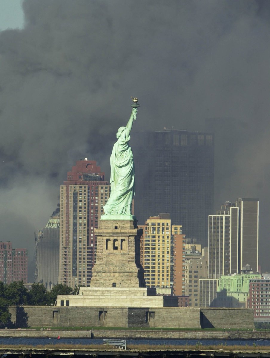 jilevin's tweet photo. 21 years later, these powerful photos tell the story of 9/11 via USATODAY https://t.co/KzUrIUxJBx https://t.co/1ShQB6vgBA