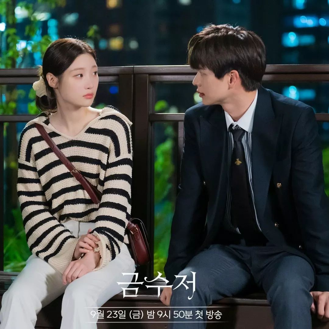 dramadates's tweet photo. "The Golden Spoon / 금수저" Korean drama confirms its premiere date!

https://t.co/1KgMtHQGwu

#TheGoldenSpoon #koreandrama #dramaupdates #koreandrama2022 #MBC #Geumsujeo #금수저 https://t.co/S8bUjiesPm