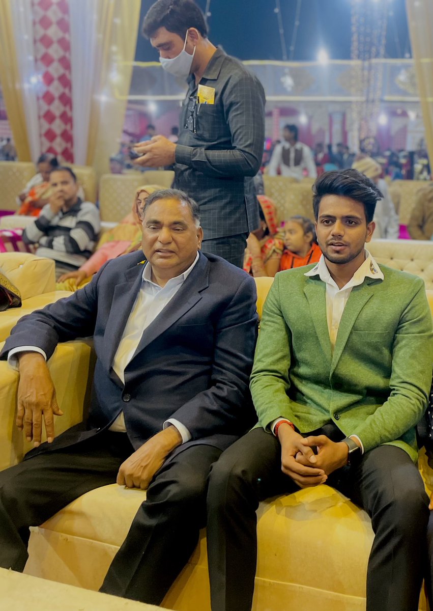 AnkitRai75's tweet photo. चिरंजीव कुरु कीर्तिवर्धनम् !

दिल्ली विधानसभा में नेता प्रतिपक्ष व विकास के नायक श्री @RamvirBidhuri जी को जन्मदिन की हार्दिक शुभकामनाएं। राष्ट्र और जनकल्याण हेतु आपका योगदान एवं समर्पण अतुलनीय है। ईश्वर से आपके दीर्घायु एवं आरोग्यपूर्ण जीवन की कामना करता हूँ।
#HBDLOPDelhi https://t.co/o4ZMYGyQ8W