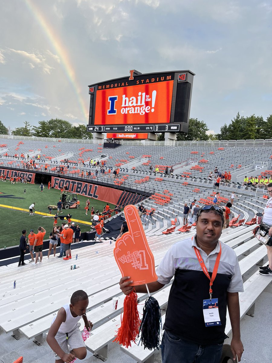 pamith's tweet photo. Game day Illinois Vs Virginia ILL INI #UIUC #WeAreGies https://t.co/Orw20jxAQx