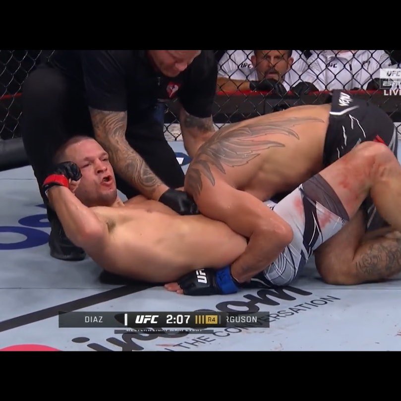 NATE DIAZ (+120 ML) SUBMITS TONY FERGUSON IN THE FOURTH ROUND 🔥