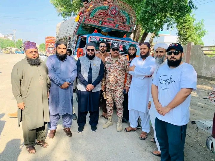 سربراہ سنی تحریک چئیرمین اہلسنت خدمت کمیٹی و السلامہ اسپتال علامہ بلال سلیم قادری بھائی اندرون سندھ کے سیلاب متاثرین کی امداد کے لیے قافلےکی روانگی سے قبل 
الحمداللہ ثمہ الحمداللہ صاحبزادہ علامہ بلال سلیم قادری بھائی روز اول سے ہی سیلاب متاثرین کی بحالی کےلیے مصروف عمل ہیں