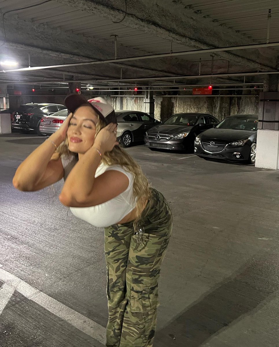 _baddee's tweet image. Parking garage lighting &amp;gt;