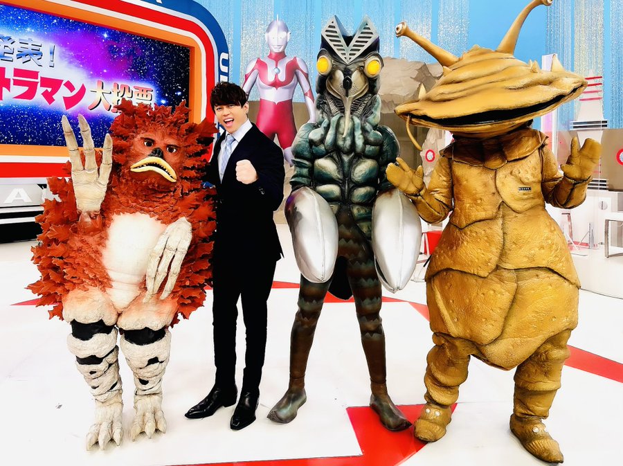 西川貴教 ウルトラマン怪獣との記念ショットを公開 かわいい と反響も Page 2 Sirabee