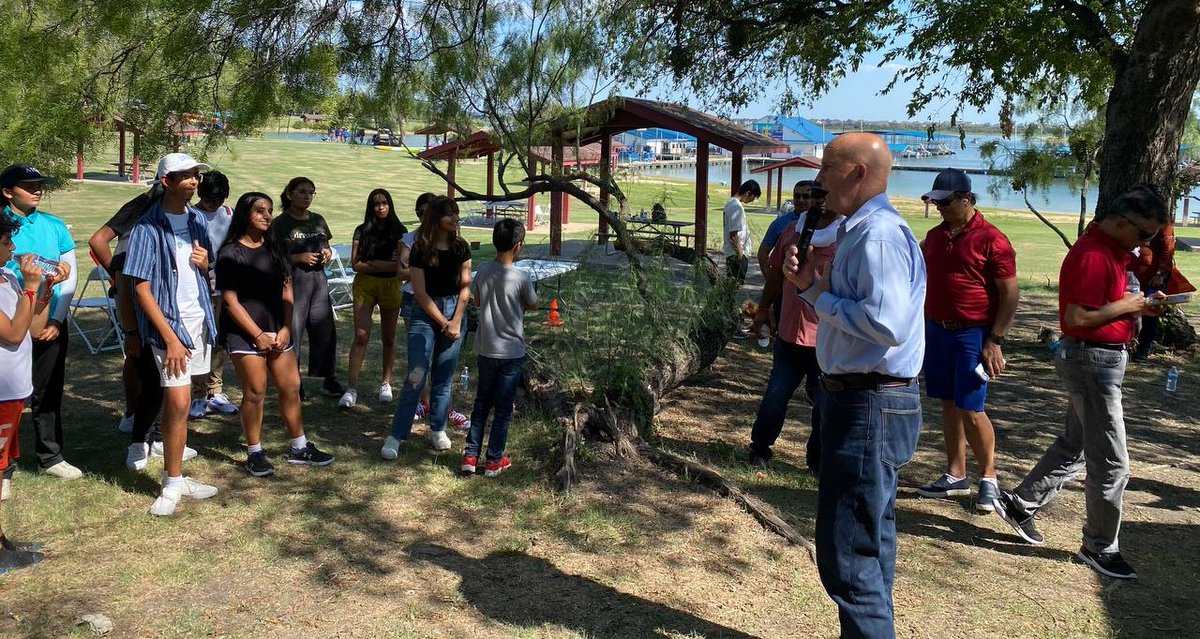 KhushSR's tweet photo. @SelfForCongress addressed Indian Community at a well-attended picnic event. It was good to see everyone (especially kids) getting involved and asking intriguing questions. #RNC #RNCTX #LeadRight https://t.co/YsQRQUekln