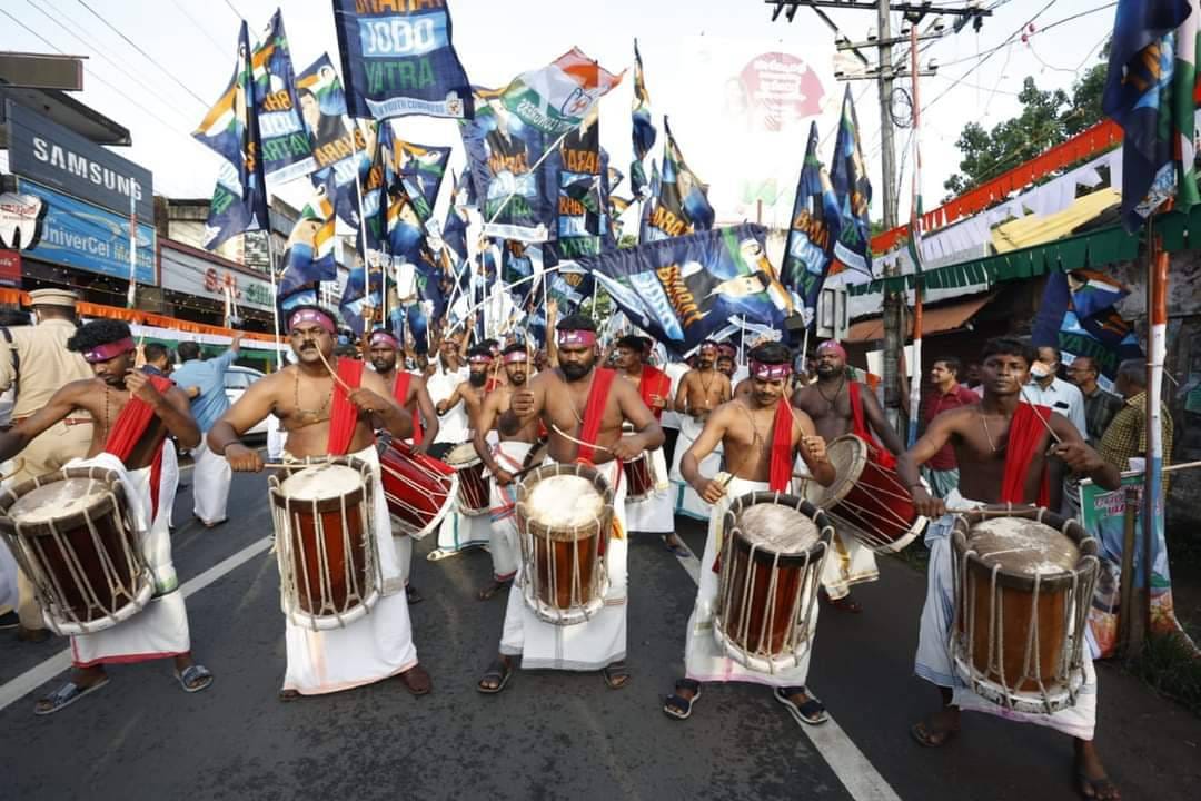 LalithMitila's tweet photo. With drumbeats the  #BharatJodoYatra begins in God's own country. https://t.co/DcV9lXfmyY