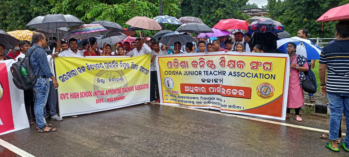 OGCEAKld's tweet photo. @OGCEA requests @CMO_Odisha @SecyChief @gapg_dept
for complete #AbolishOdishaContaractualrules #Count6yearinserviceperiod https://t.co/s4Vmg3Rcsd