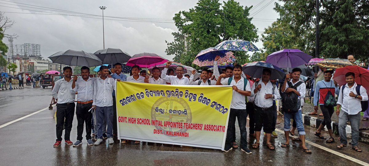 OGCEAKld's tweet photo. @OGCEA requests @CMO_Odisha @SecyChief @gapg_dept
for complete #AbolishOdishaContaractualrules #Count6yearinserviceperiod https://t.co/s4Vmg3Rcsd