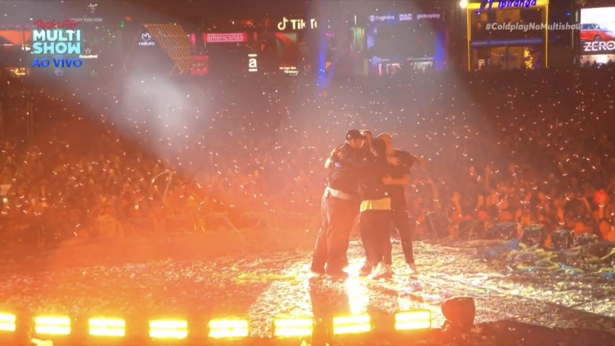 diasprocoldplay's tweet photo. 300 dias após o anúncio e após 11 anos do primeiro e único show, o #Coldplay volta ao palco do #RockInRio, com a #MusicOfTheSpheresWorldTour. A espera chega ao fim e um novo ciclo se inicia. Para sempre, Coldplay! https://t.co/ohYL39dQW7