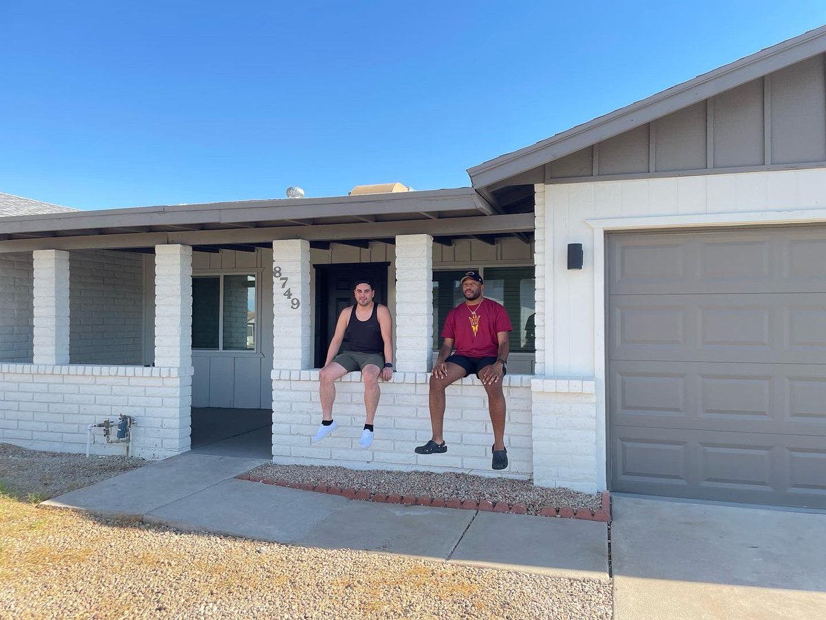dFresh_Thoo's tweet photo. We bought a house. https://t.co/hh3cCL0GP8