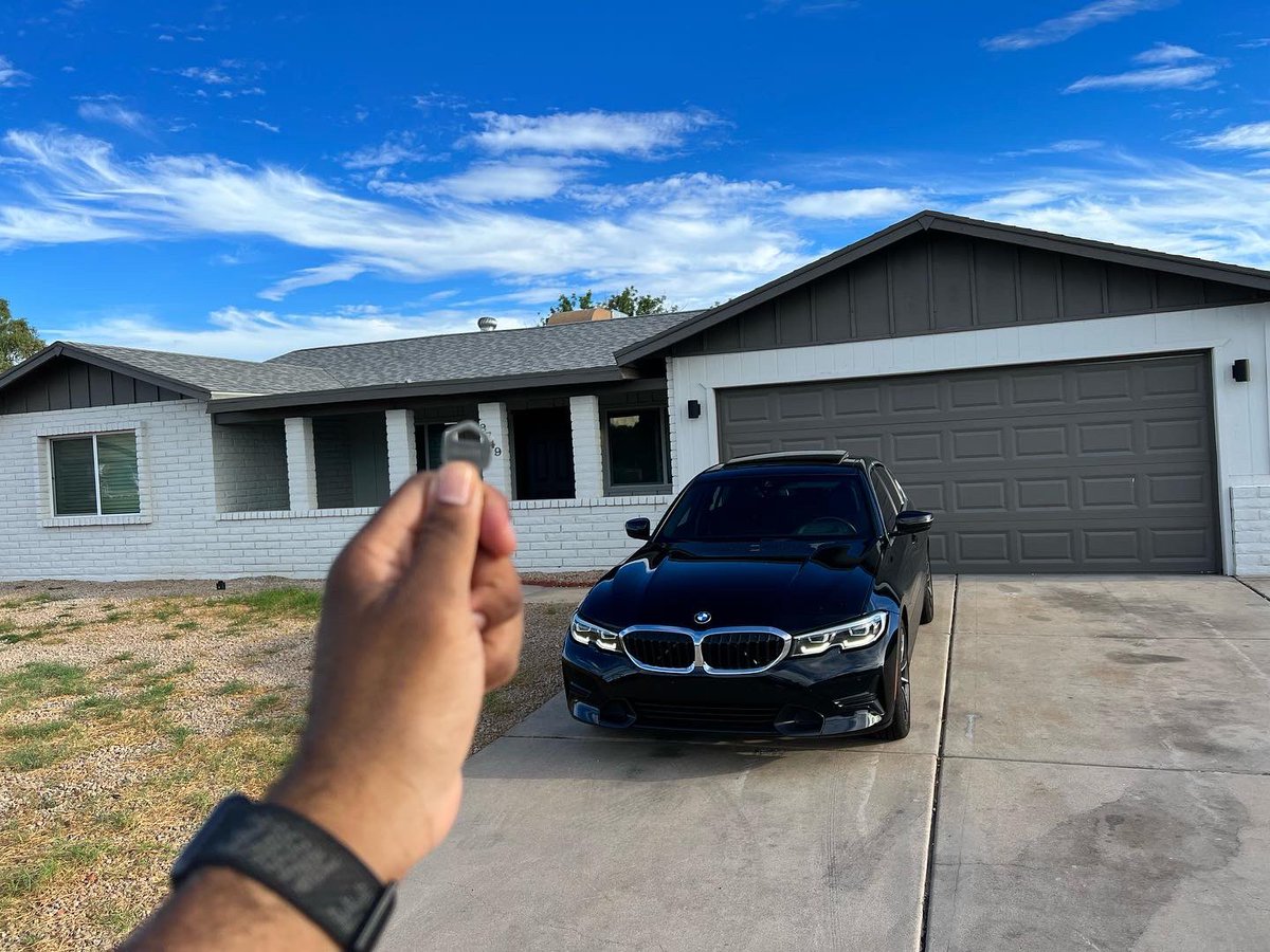 dFresh_Thoo's tweet photo. We bought a house. https://t.co/hh3cCL0GP8