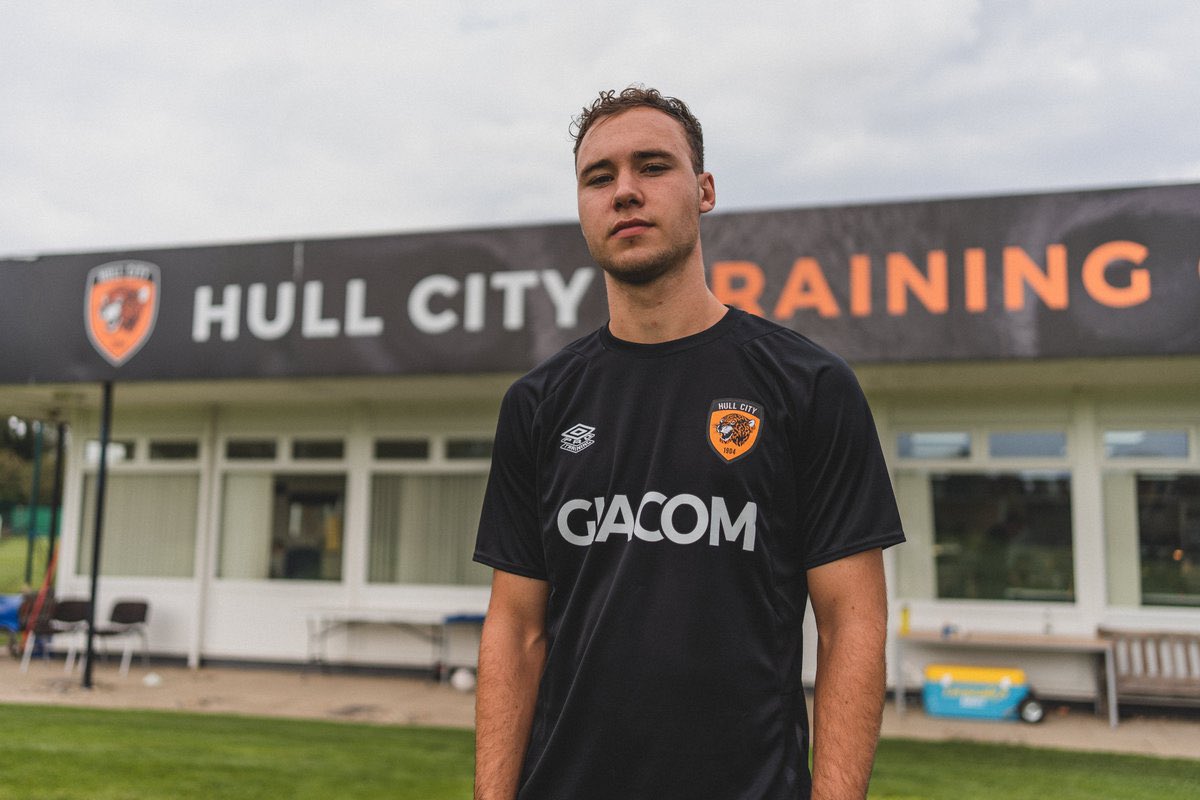 Happy birthday to City new boy Harvey Vale #hcafc