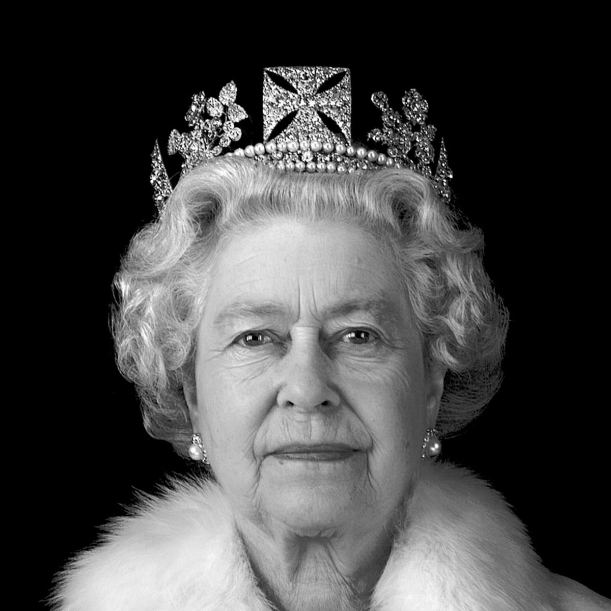 SavoyGroupSharm's tweet photo. We are deeply saddened by the passing of Queen Elizabeth II 

Our thoughts &amp; condolences are with the Royal family &amp; all our guests &amp; colleagues. https://t.co/Xtwog0Ueoh