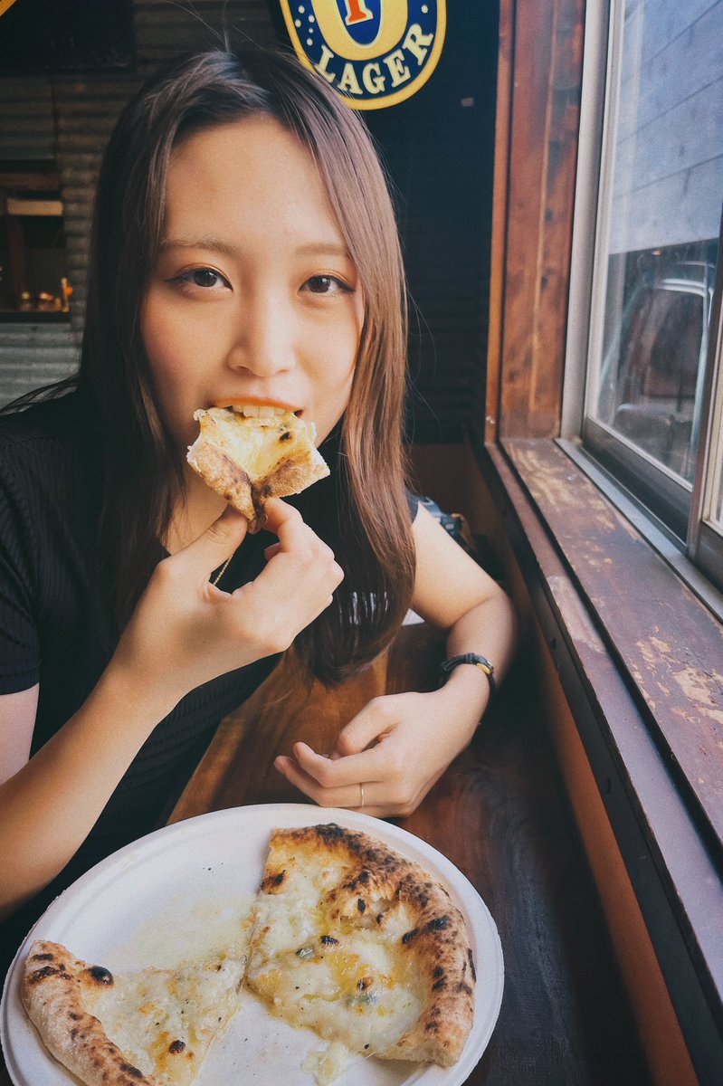 tabi__koi's tweet photo. 🚩KEIZO倉庫

富山県滑川市にある、
旅人がたくさん集まると噂の古着屋さん！🥰

ちょうど1周年記念イベントやってて、
めっちゃ賑わってた〜🌟

かわいい古着も3着GET！1着1000円！安！
これで秋乗り越えられる🍁🍂 https://t.co/t2smtowaQ5