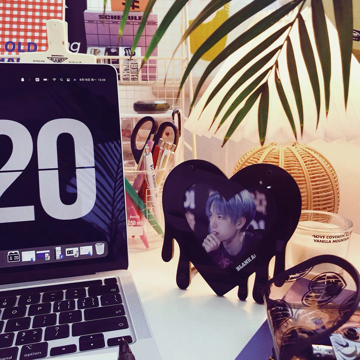 feblyver's tweet photo. 📦pre be my love heart frame 🖼 (รอบแรก)
🫧 ขนาด 12.3 x 13 cm
✨ วัสดุอะคริลิค
💸 รอบแรก 275฿ รอบ 2 ค่านำเข้า+ส่งในไทย
⚠️ ปิดรับ 15/9 20:00
#blanklabel https://t.co/xzRfQmLeoE