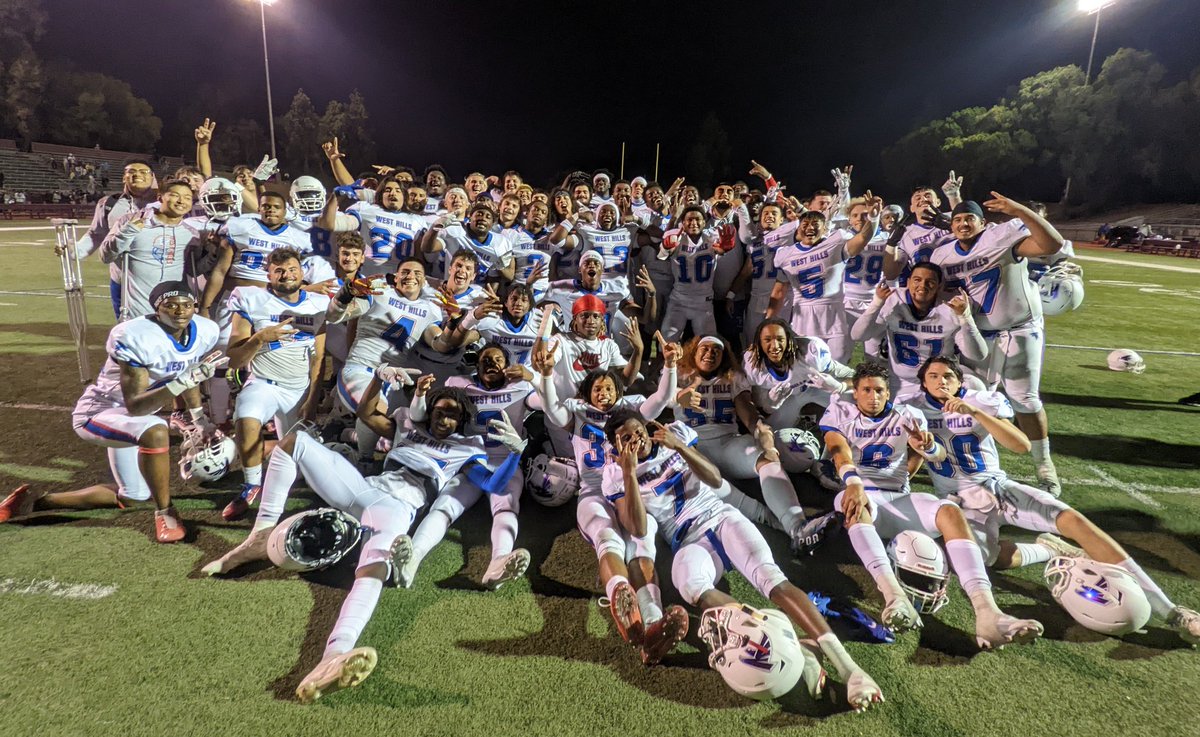 Coach_Berna's tweet photo. Proud of our young men and coaches!!  Great fight and finish 💪💪 #WinTheDay #CultureOverScheme #FalconFamily #1and0 https://t.co/BzMQzKegnG